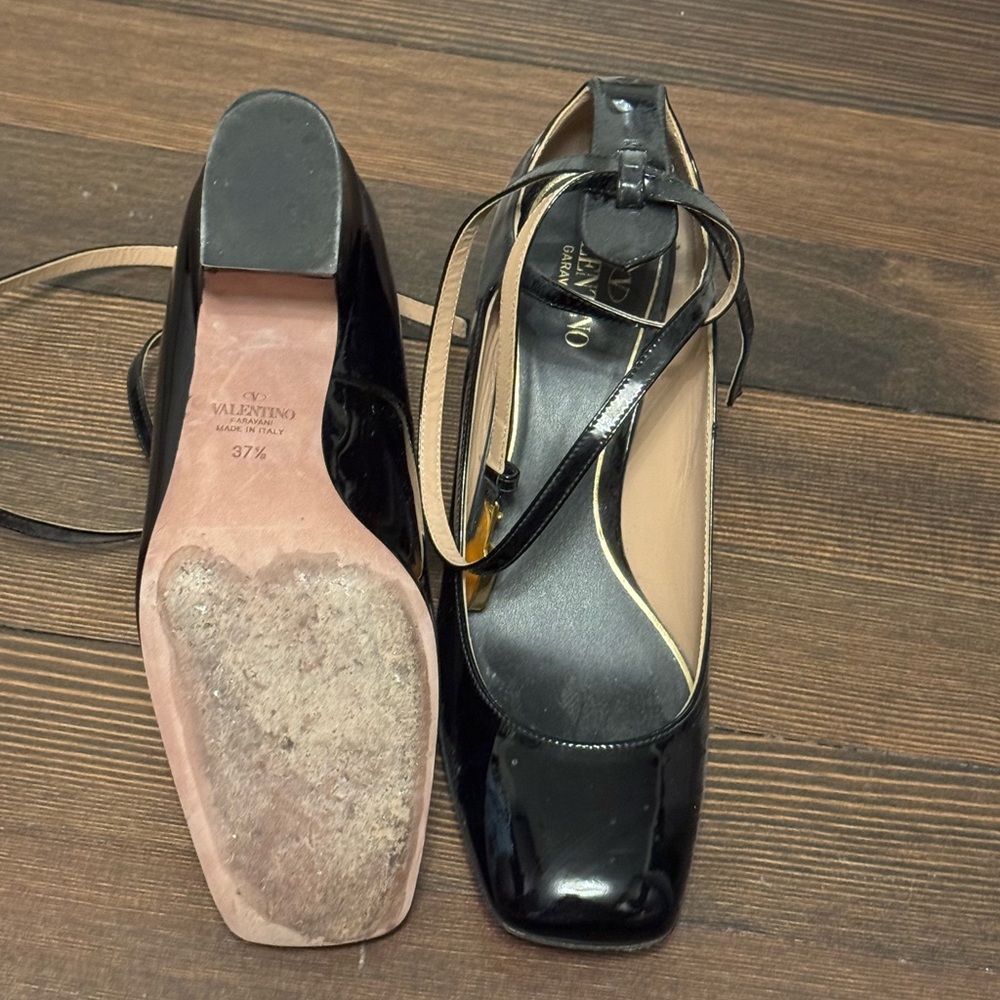 Valentino ‘Tan Go’ Black Patent Leather Heels - Picture 5 of 5